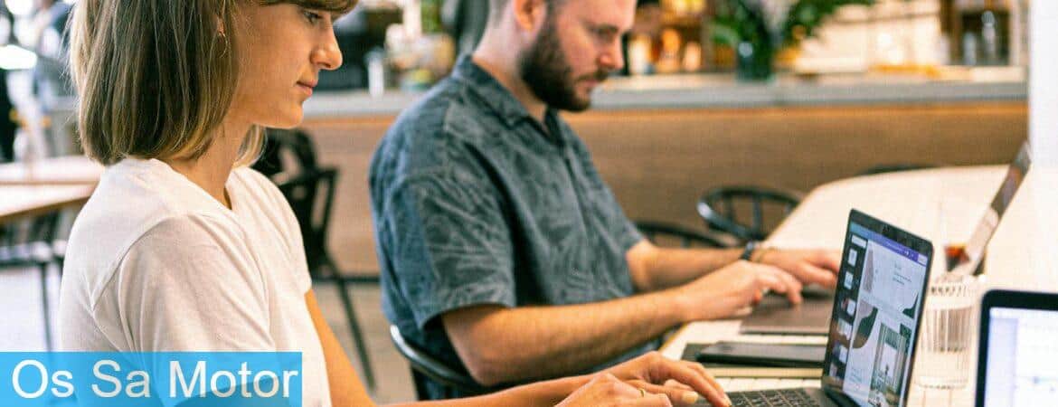 Personas freelance trabajando